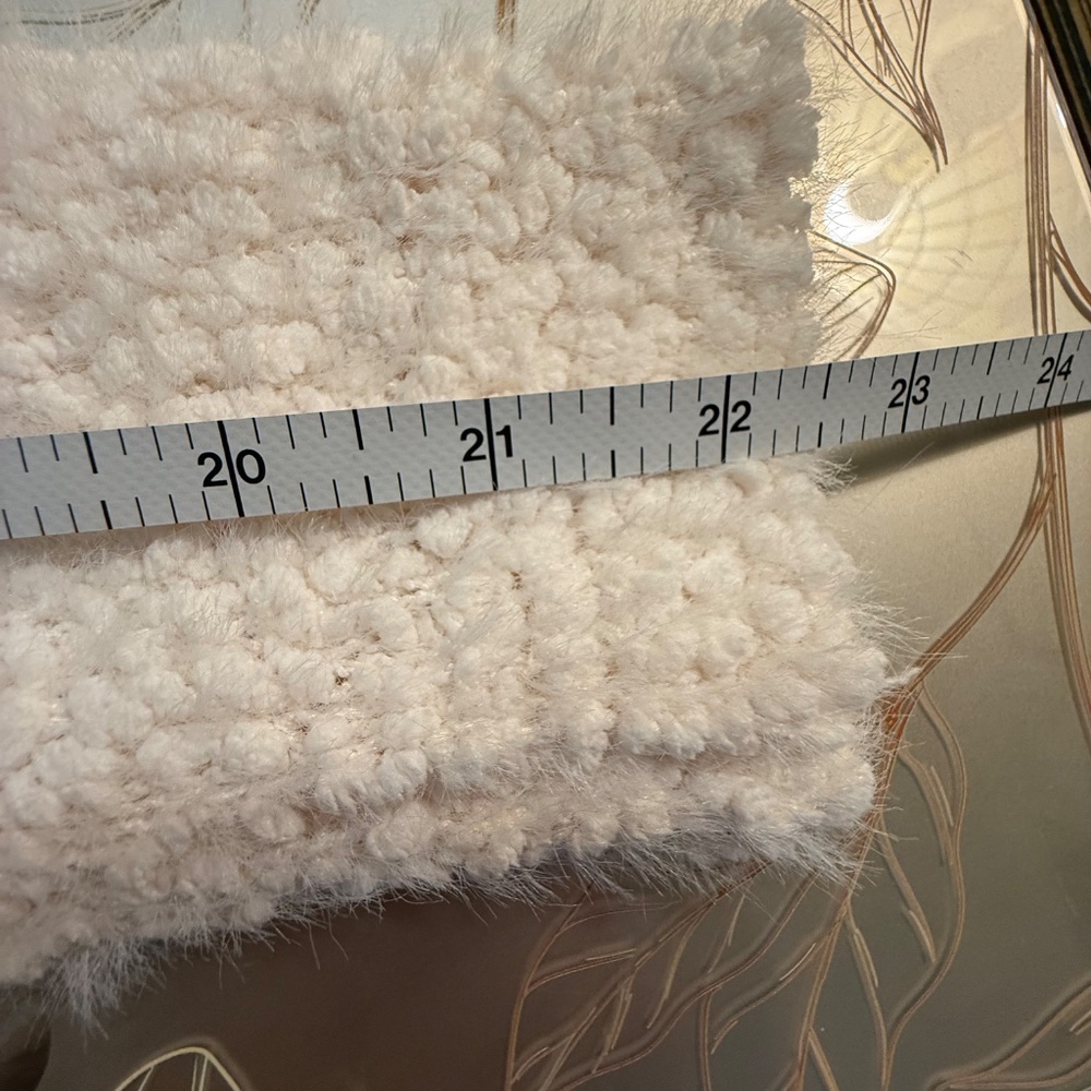 LIMITED TIME:  3 FOR $30 JONES NY PUFFY SWEATER, MEDIUM - Picture 3 of 8